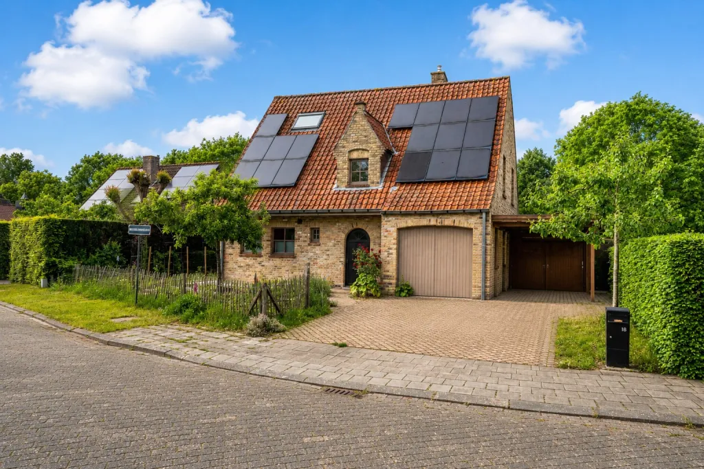 voorgevel-zonder-wagen-2.jpg