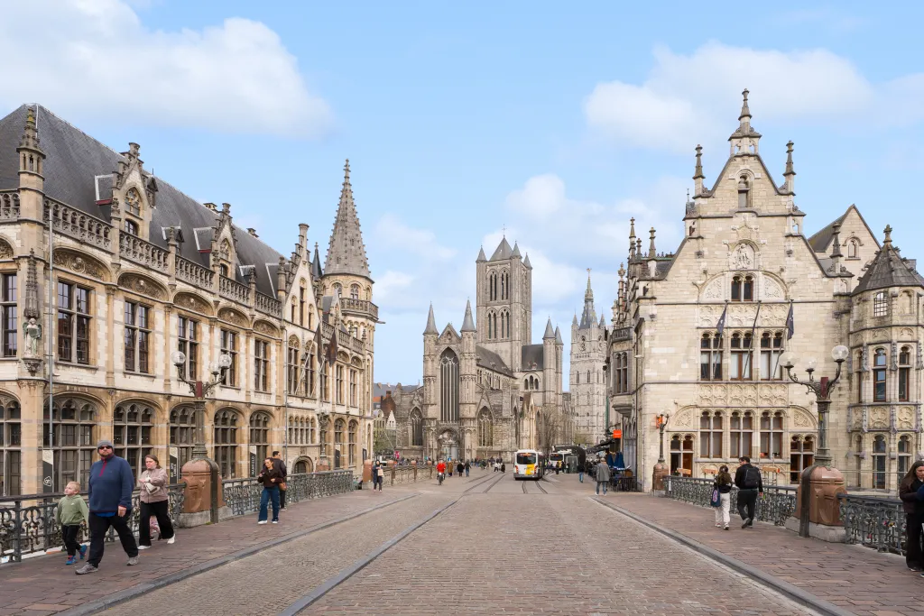 _Gent---Sint-Michielsstraat-13-bus-304-18.jpg