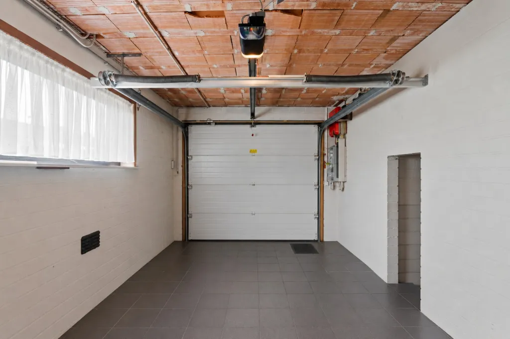 Garage.jpg