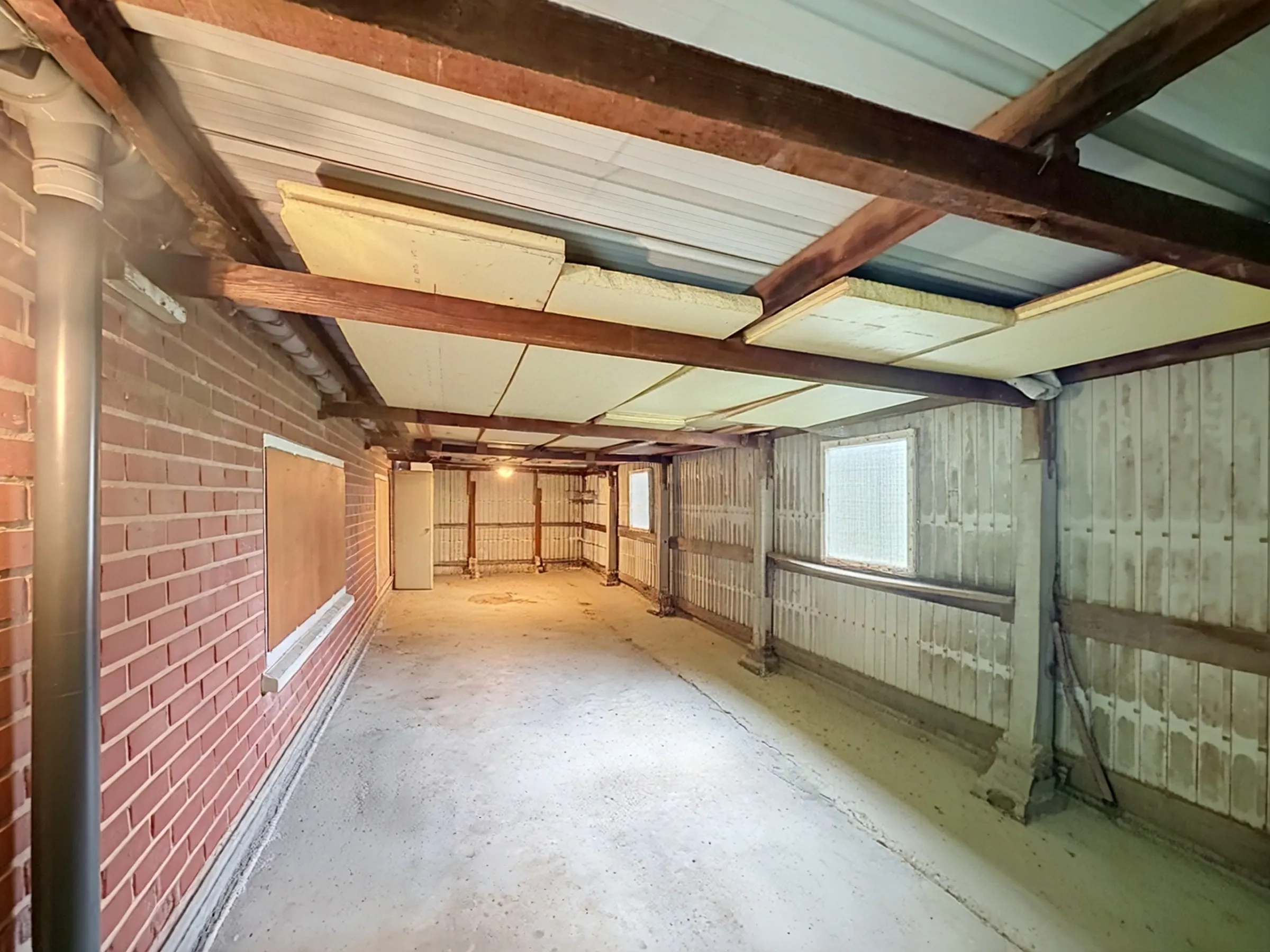 garage.jpg