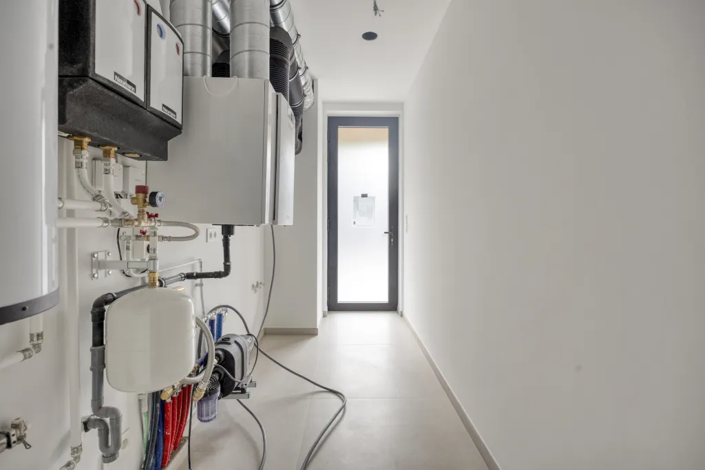 ZestienBundersstraat33500HasseltBE-64_web.jpg