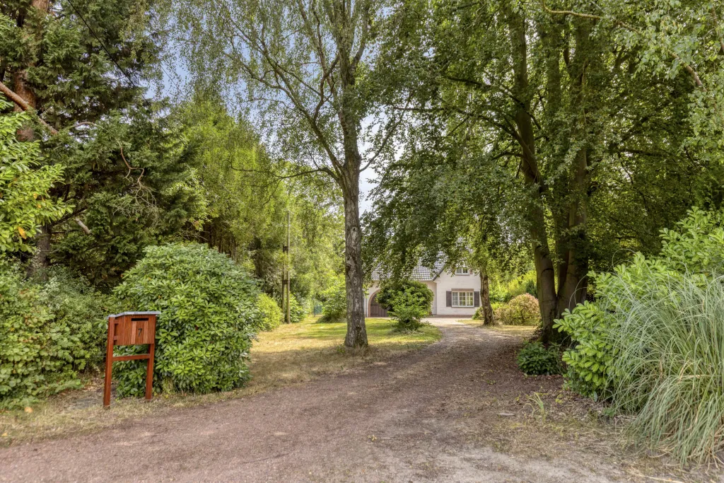 ruedupisselet71390GrezDoiceauBE-03_web.jpg